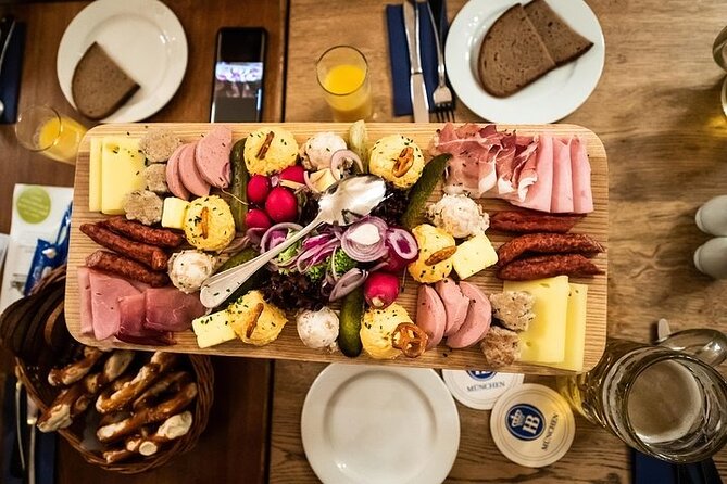 Bavarian Beer and Food Evening Tour in Munich - Hofbräuhaus: where the legend becomes real