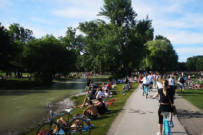 Classic Mike's Bike Tour daily @ 11.30 incl Beer Garden & Surfers - Price value: what you’re really paying for