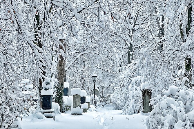 Death and Chocolate: Walking Tour of Munich's Old South Cemetery - Meeting at St. Stephan (Stephansplatz) and getting your bearings fast