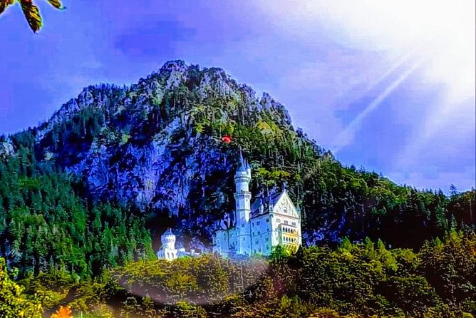 EXCLUSIVE 3 Royal Castle SKIP-THE LINE Tour of Neuschwanstein + Linderhof + Hohenschwangau from Munich - Starnberger See: the easy win before the first castle