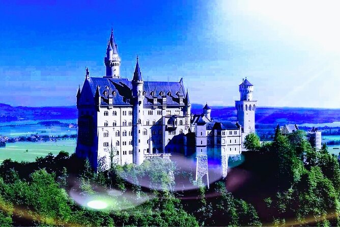 EXCLUSIVE 3 Royal Castle SKIP-THE LINE Tour of Neuschwanstein + Linderhof + Hohenschwangau from Munich - Pöllatschlucht waterfall: castle-courtyard views with an alpine edge