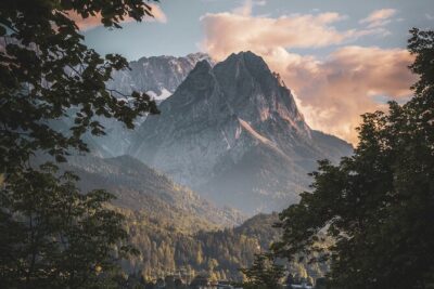 Exclusive private Vantour to Germany's Highest Mountain Zugspitze - Zugspitze Summit Time: Glacier, Facilities, and a Real 3-Hour Guided Look