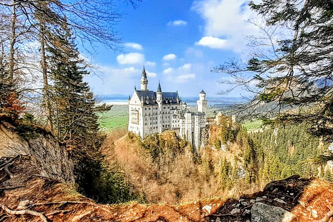 EXCLUSiVE SKIP-THE-CROWDS Neuschwanstein and Linderhof Castle Tour from Munich INCL. TICKETS - Why this tour works: tickets first, stress last