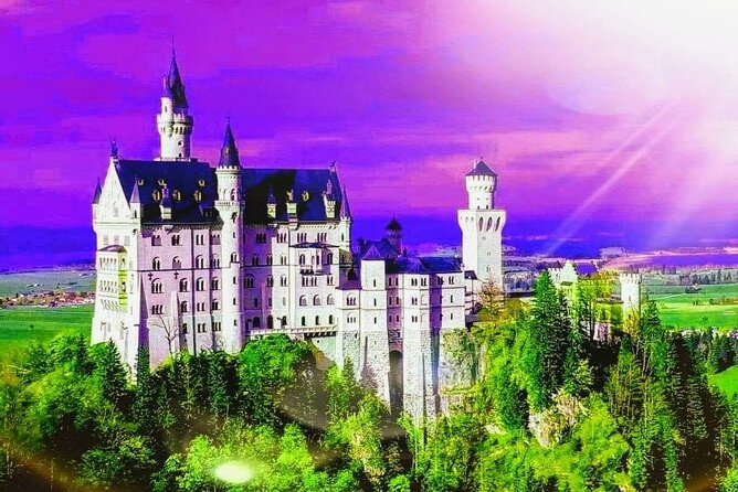 EXCLUSiVE SKIP-THE-CROWDS Neuschwanstein and Linderhof Castle Tour from Munich INCL. TICKETS - Getting to Neuschwanstein: Hohenschwangau as your command center