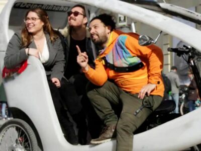Exploring Munich by Pedicab: Premium Two Hour Tour - Marienplatz and the New Town Hall Glockenspiel Moment