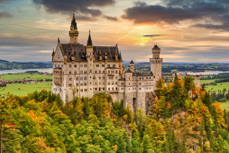 From Füssen: Neuschwanstein & Linderhof Castles Private Tour - Neuschwanstein Castle: A Guided Interior Without the Chaos