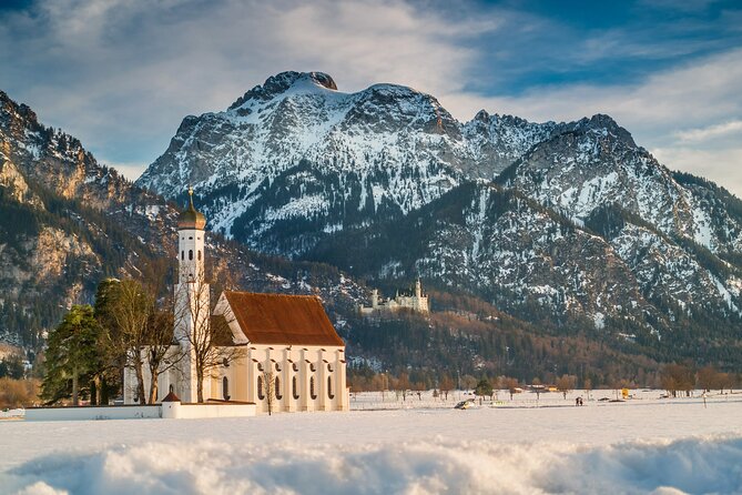 From Munich: Neuschwanstein Castle and Linderhof Private Tour - Getting Up (and Down) Efficiently With the Carriage Option