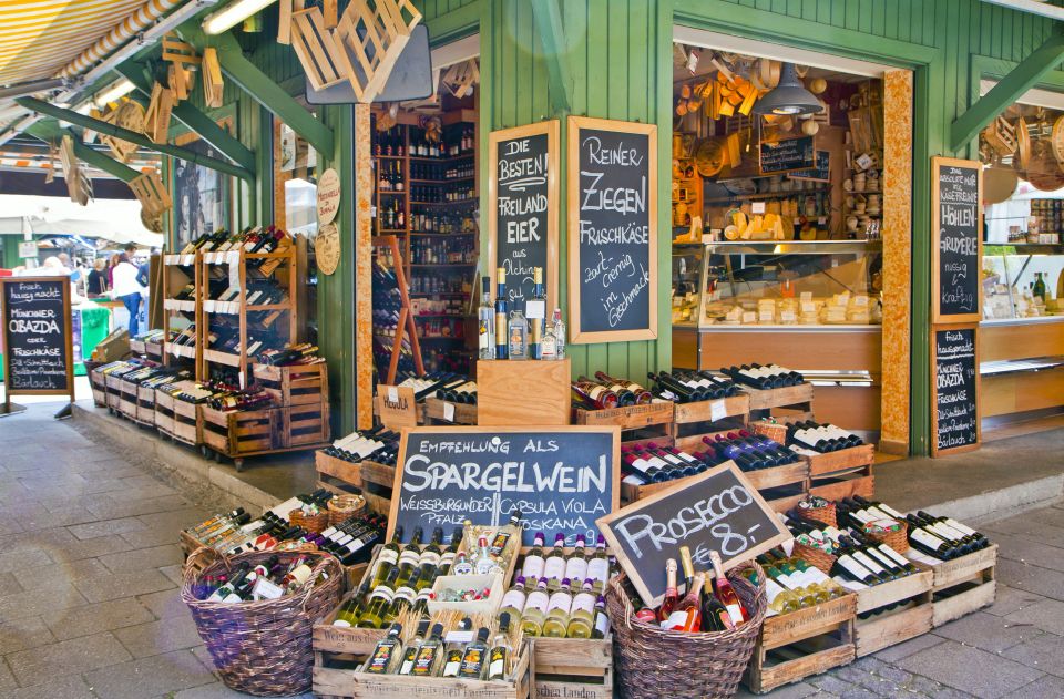 Marienplatz and Viktualienmarkt Private Tour and Tasting - The tasting: beer garden calm plus Bavarian snack basics