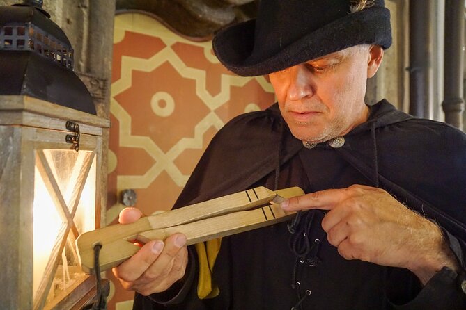 Medieval city tour with night watchman in Munich in German - Munich’s Night Watchman Tour: What makes Wolfram’s walk click