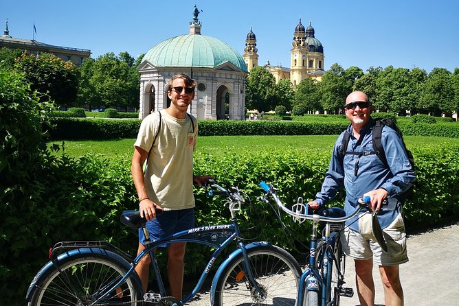 Mini Classic Bike Tour @ 4pm incl. Beer Garden & Surfers 2,5 hrs - Pace, bike comfort, and guide style: why reviews keep repeating the same themes
