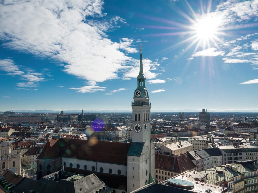 München: Stadtführung Henker, Huren, Hexen in GERMAN - Former Jesuit College Stop and Witch Hunts: How a City Builds a Narrative