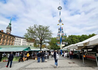 München: Vegetarische Viktualienmarkt-Probiertour Deutsch - Stop 1 at the Fischbrunnen: get oriented fast