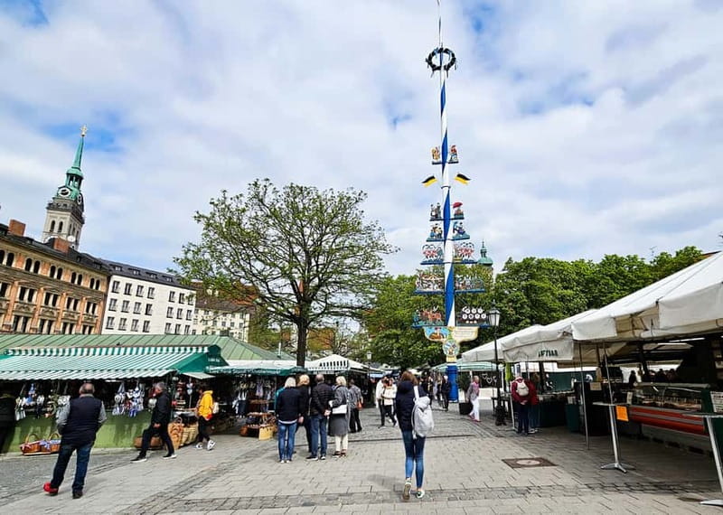 München: Vegetarische Viktualienmarkt-Probiertour Deutsch - Stop 1 at the Fischbrunnen: get oriented fast