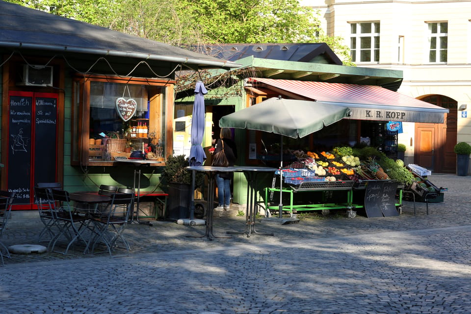 Munich: 3-Hour Food Tour Through Haidhausen in GERMAN - Weißenburger Platz, Kriechbaumhof, and the Stories Behind the Streets
