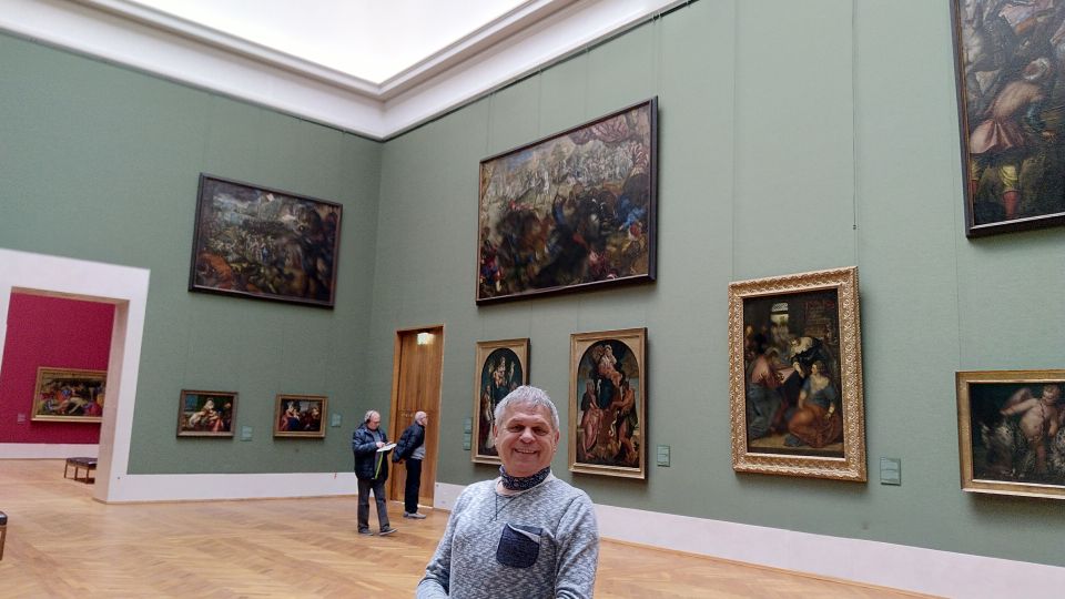 Munich: Alte Pinakothek Skip-the-Line & Guided Walking Tour - Meeting the Guide and Getting Oriented Inside