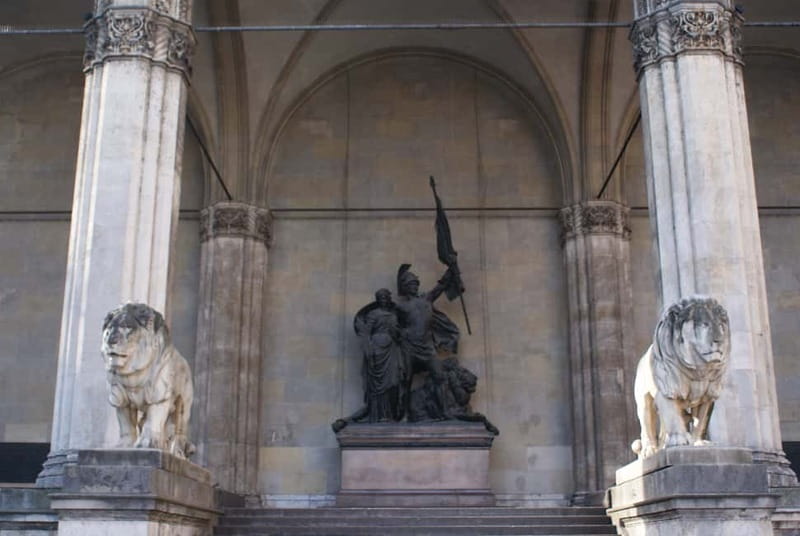 Munich and Nazi History Combination Day Tour Small Group - From Marienplatz to Dachau: the morning plan that keeps things simple