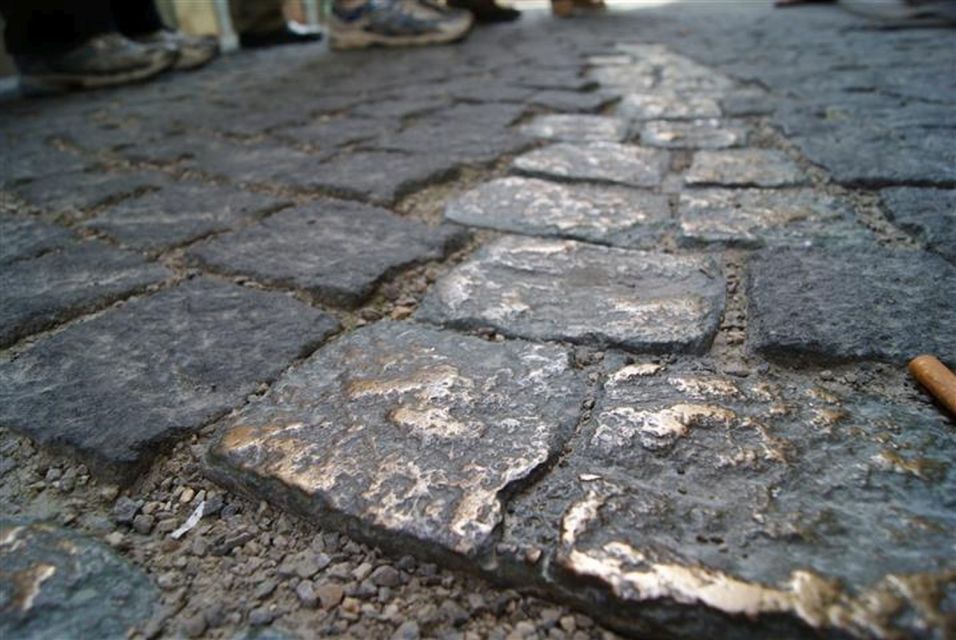 Munich: Birthplace of the Third Reich Guided Walking Tour - The Goebbels planning stop and the Night of Broken Glass reality check