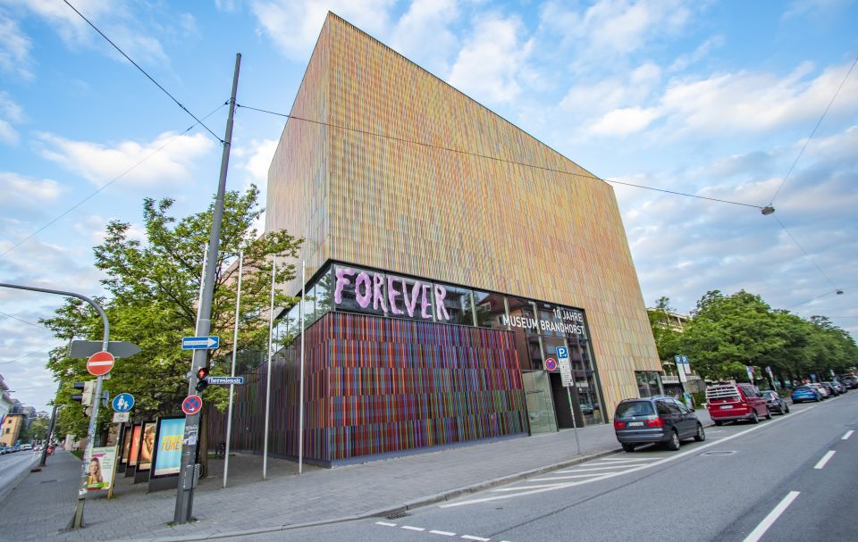 Munich: Express Walk with a Local in 90 minutes - The small-group advantage: up to 8, less noise, better answers