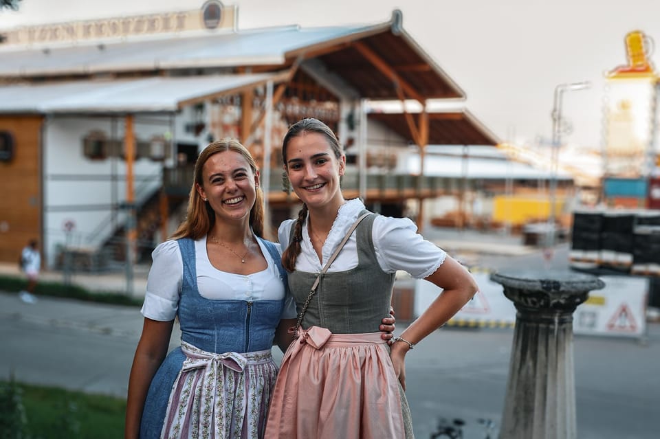 Munich: Guided Oktoberfest Experience with Beer and Lunch - Meeting at Westendstraße 12: The Fast Start You Need at the Wiesn