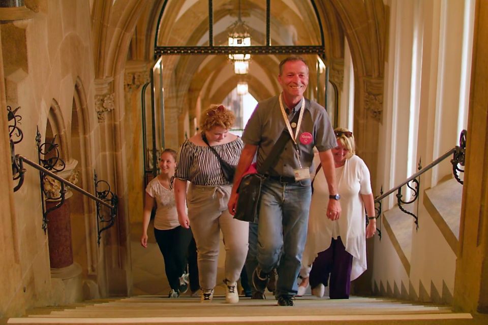 Munich: Guided Tour of the historic Town Hall on Marienplatz - Meeting at the New Town Hall and how the 2-hour plan flows