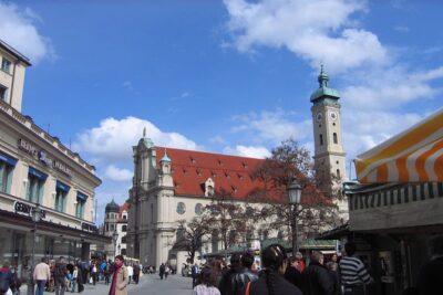Munich Highlights 3-Hour Private Walking Tour - Hotel pickup and private guiding: better than doing it solo