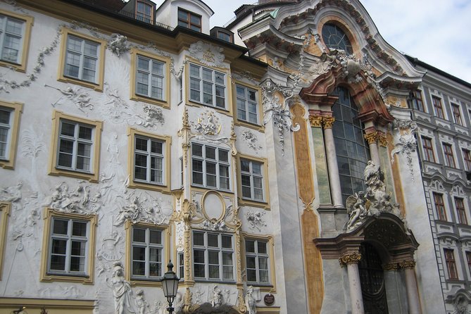 Munich Highlights 3-Hour Private Walking Tour - Viktualienmarkt: the market stop that gives Munich texture