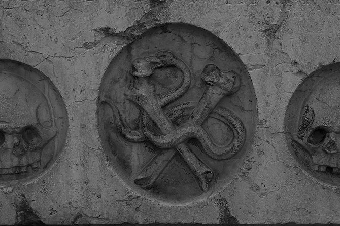 Munich Macabre Group Walking Tour - Starting at Fischbrunnen (6:00 pm): the walk’s pace and route