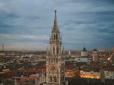 Munich: Must-See Attractions Walking Tour - Marienplatz Square and the Rathaus-Glockenspiel: Munich’s central stage