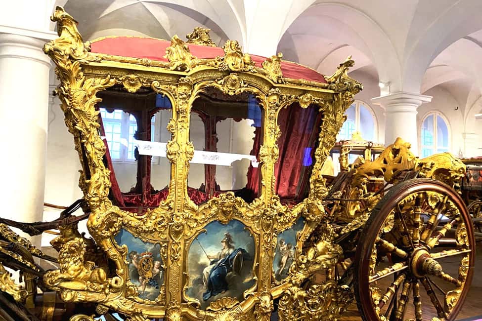 Munich Nymphenburg Palace Tickets and Tour, Carriage Museum - Group size and guide quality: small details that make a big difference