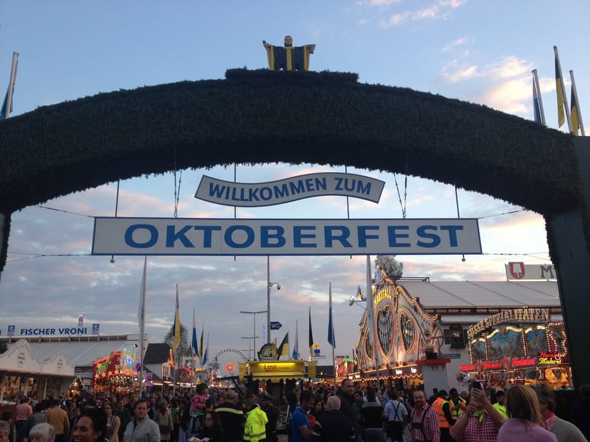 Munich Oktoberfest All-Inclusive Tour - Guaranteed balcony seating: what it means in practice