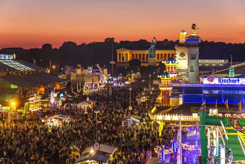 Munich: Oktoberfest Big Beer Tent Evening including table reservation - Oktoberfest at 17:30: Why reserved-tent time feels like a cheat code