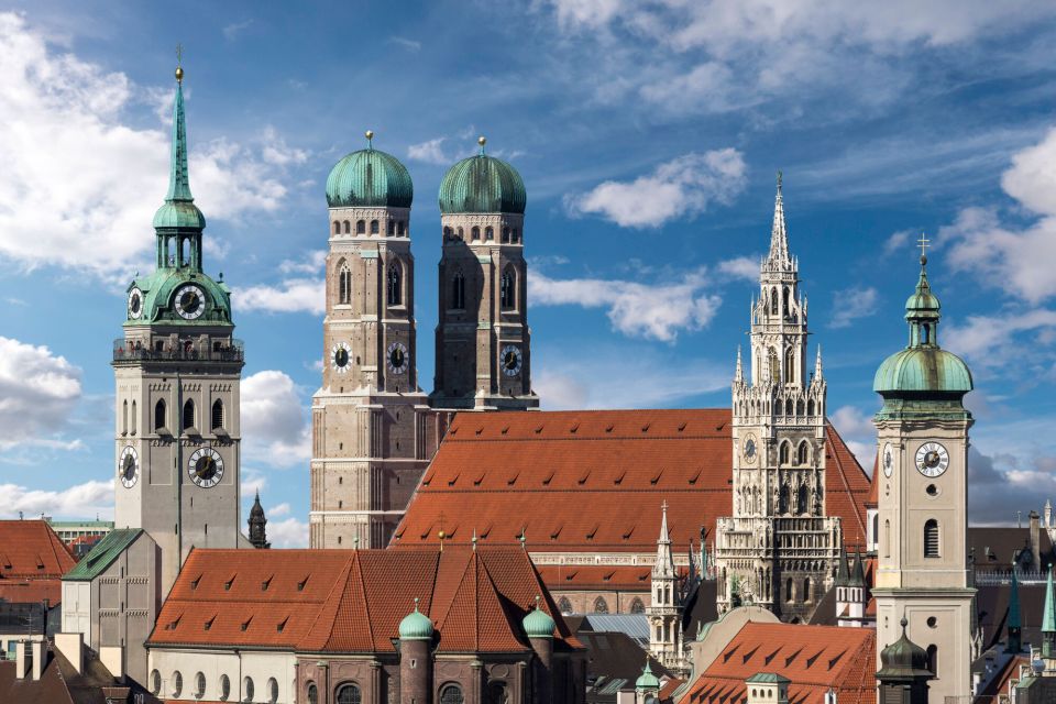 Munich: Old Town Guided Walking Tour - Start at New Town Hall: where you’ll actually begin