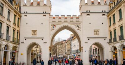 Munich: Old Town Walking Tour in Spanish - Frauenkirche and the Cathedral Stop You’ll Remember