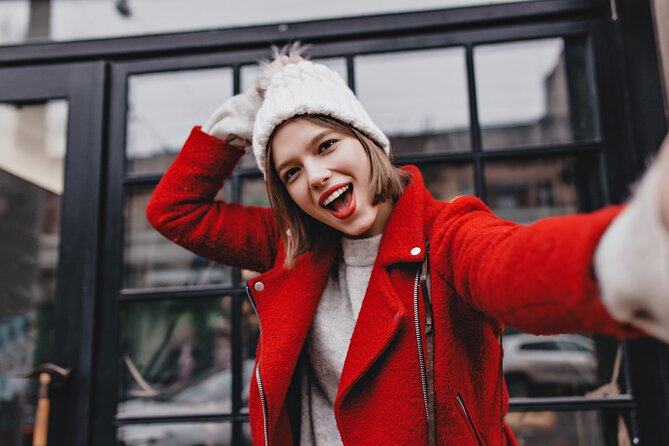 Munich Photoshoot: A Must-Have Holiday Experience! - Munich Icons and Marienplatz: Turning Architecture into Photo Backdrops