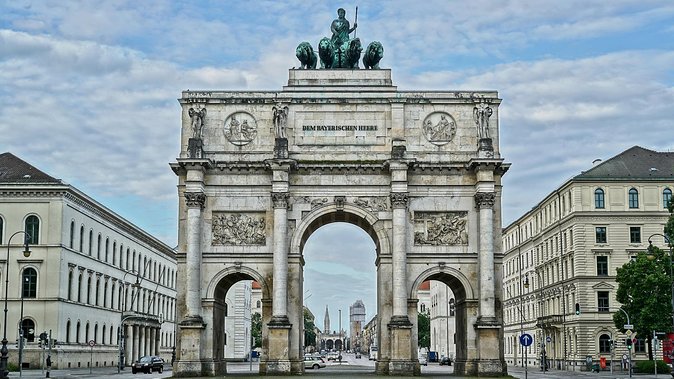 Munich Private Walking Tour With A Professional Guide - Odeonsplatz and the Beer-Hall-Putsch: the street-level lesson
