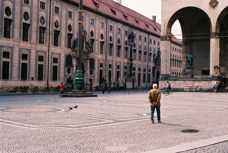 Munich Private Walking Tour with the BMW Museum and BMW Welt - Hofbräuhaus beer culture: a practical end to a heavy day