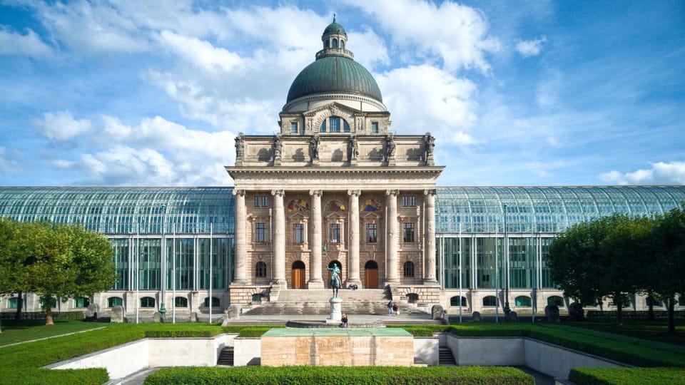 Munich Private Walking Tour with the BMW Museum and BMW Welt - White Rose and Georg Elser: resistance that changes the emotional tone