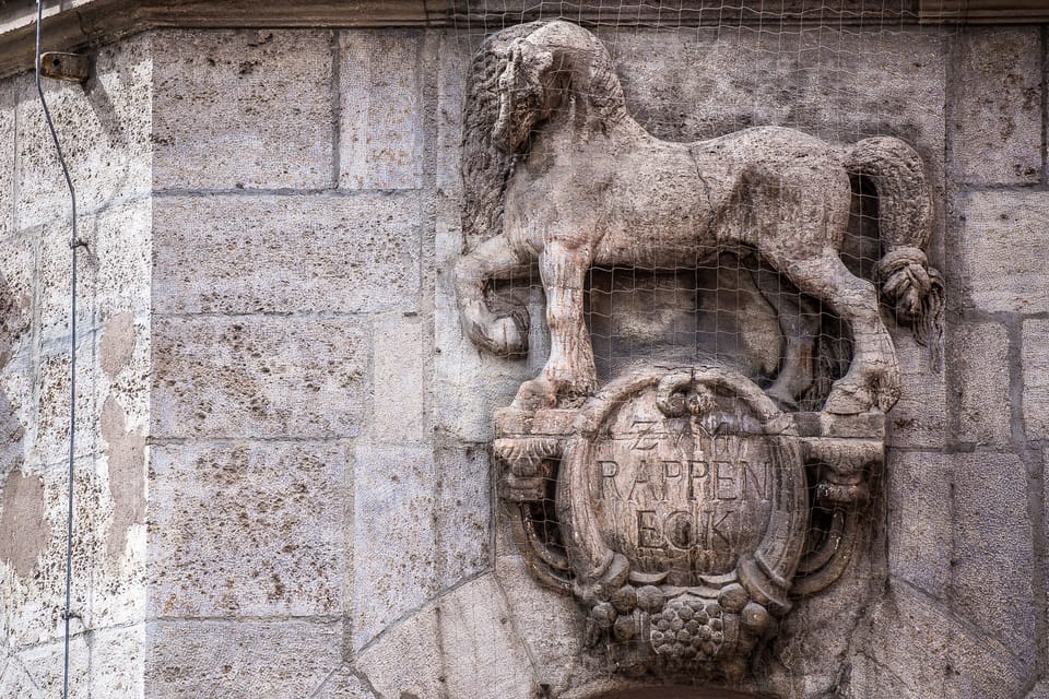 Munich: Raven Black Witches and Executioners Walking Tour - German-language guiding: what to expect and how to handle it