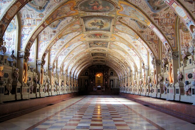 Munich: Residenz Palace, Museum and Treasury Private Tour - Entering Munich’s royal residence without getting lost