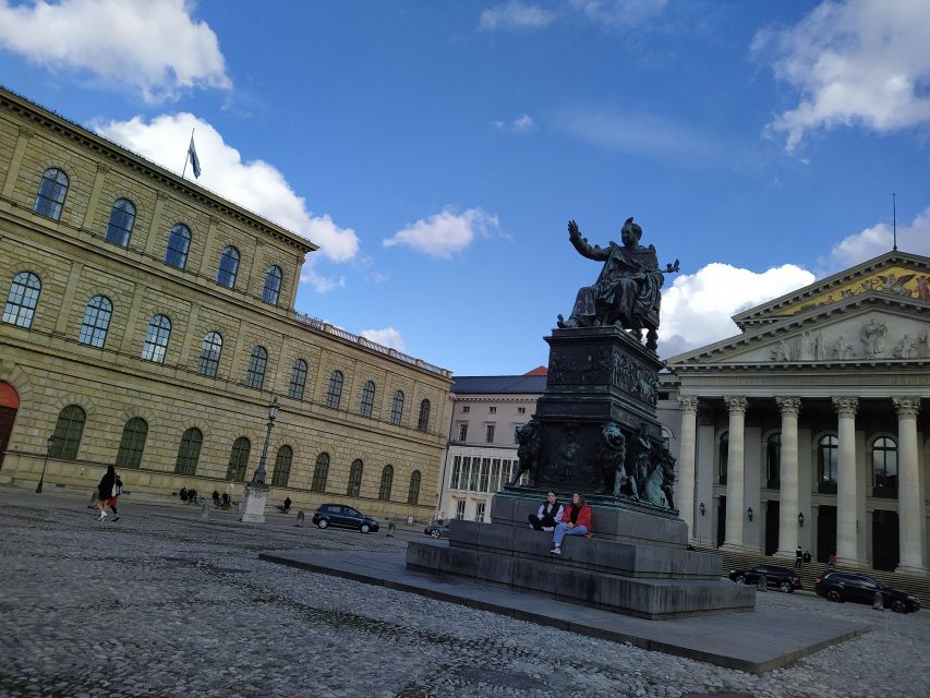 Munich Residenz: Private Tour with artists and historians - Green Gallery: where paintings turn from pretty to meaningful