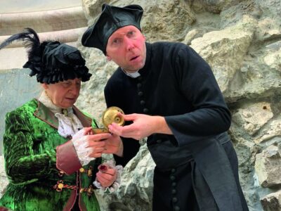 Munich: Scary Tour with actors in GERMAN - Neuhauser Tor and Salzstraße: Executions Left Town for a Reason