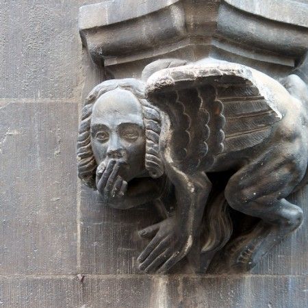 Munich: Spooky Tour of Old Town in German - Devil Tracks, Heretics, and Executioner Stories