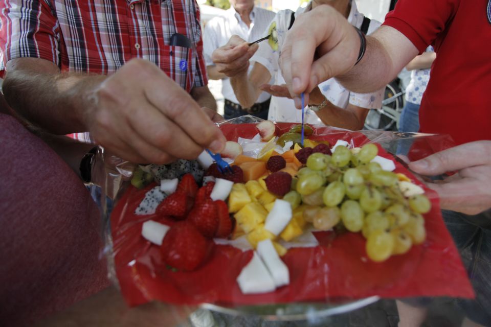 Munich: Viktualienmarkt Food Tasting Tour in German - FAQ