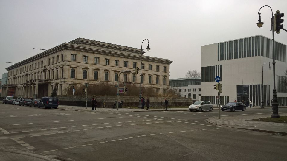 National Socialism WWII with licensed guide - private tour - Odeonsplatz and the Feldherrnhalle: where the coup story begins