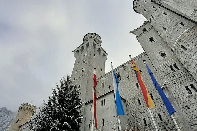 Neuschwanstein Exclusive Romantic Winter Tour INCL. TICKETS - Schwangau and the choice: Hohenschwangau Castle or more winter time
