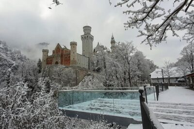 Neuschwanstein Exclusive Romantic Winter Tour INCL. TICKETS - Neuschwanstein skip-the-line: how the ticket win really helps
