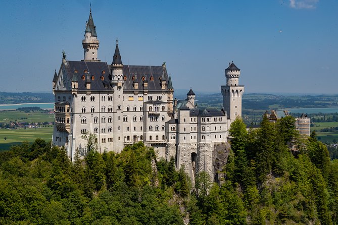 Premium Neuschwanstein Castle and Linderhof VIP Tour from Munich - The castle free-time window: how to use your 4 hours wisely