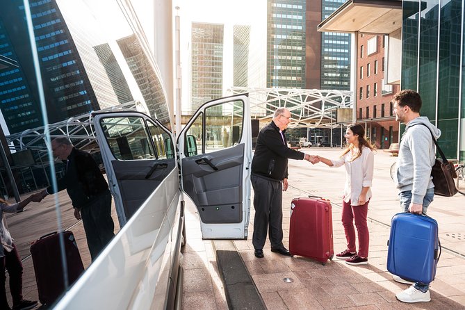 Private arrival transfer Munich Airport to Munich Hotels - Timing when flights are late and bags take their time
