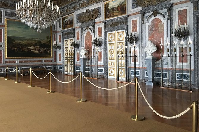 Private Herrenchiemsee Castle Tour from Munich with Cruise and Carriage Ride - Guides can make or break the day