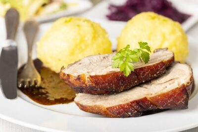 Private Munich Beer Hall Tour with 3-Course Meal & Beer Tastings - Marienplatz: start in the center, then switch into beer-hall mode